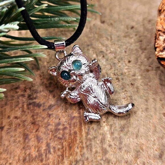 Cute Nature Green Tourmaline Sneaky Cat Pendant Necklace. Price includes both pe - Picture 4 of 10